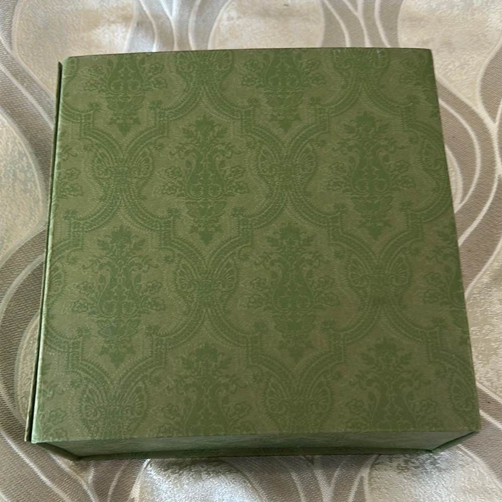 Gucci Green Patterned Box - Picture 9 of 11